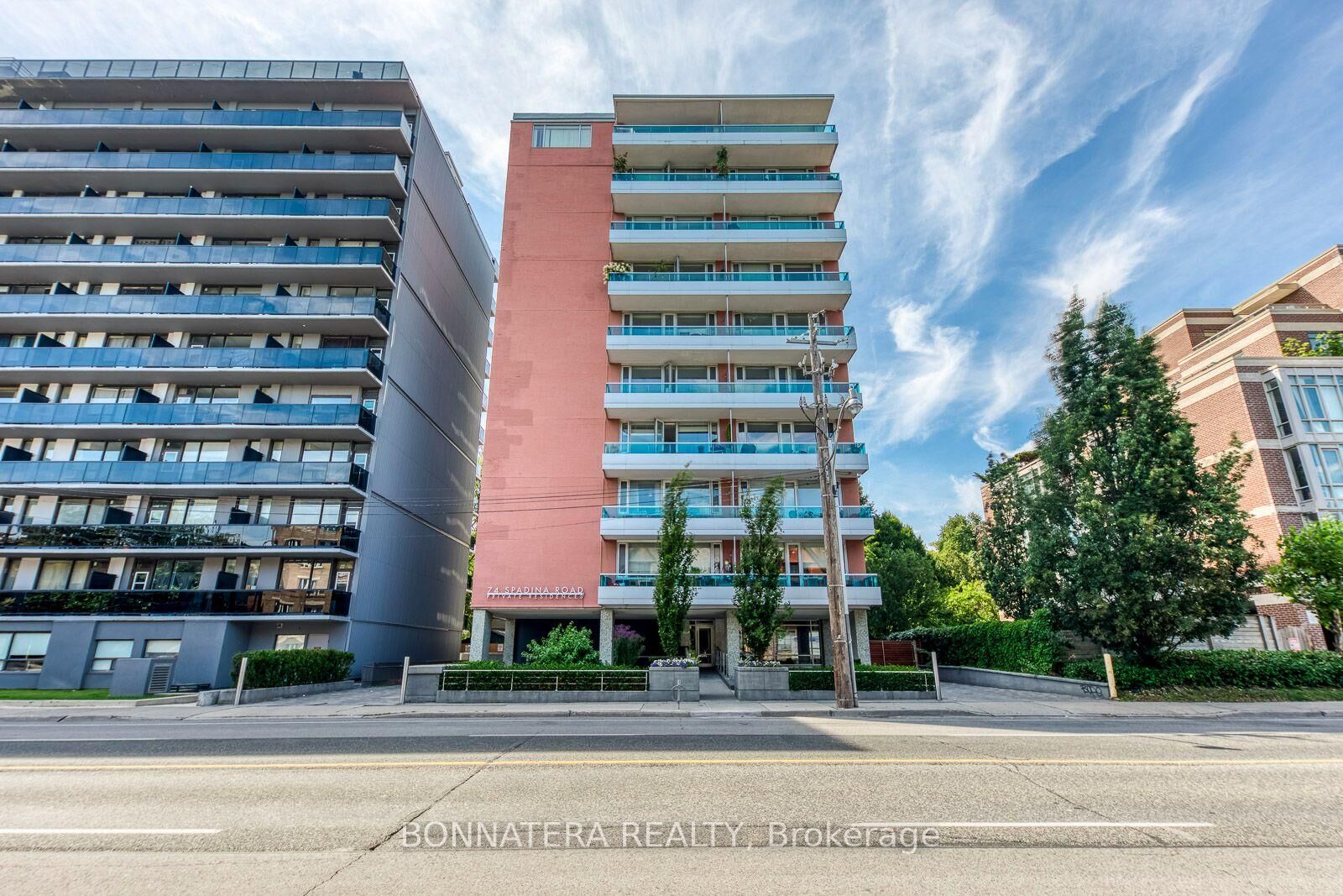 Property Photo:  74 Spadina Road 402  ON M5R 2T5 
