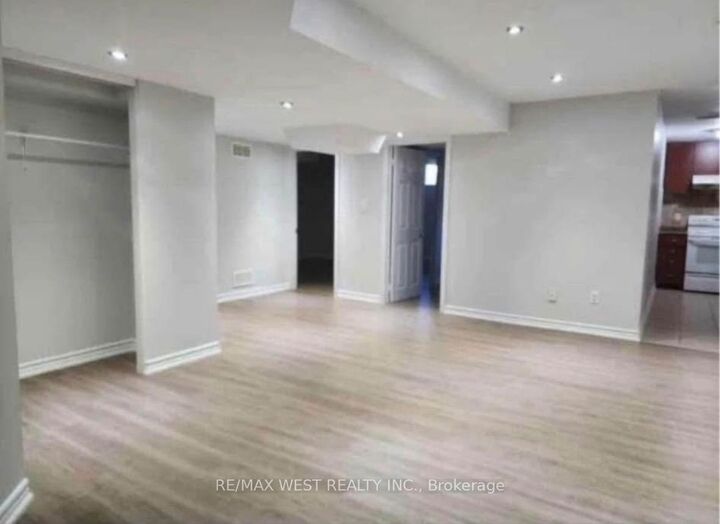 Property Photo:  98 Yellow Avens Boulevard  ON L6R 0T1 