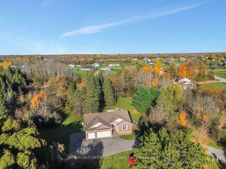 Property Photo:  212 Malcolm's Way  ON K7A 4S7 