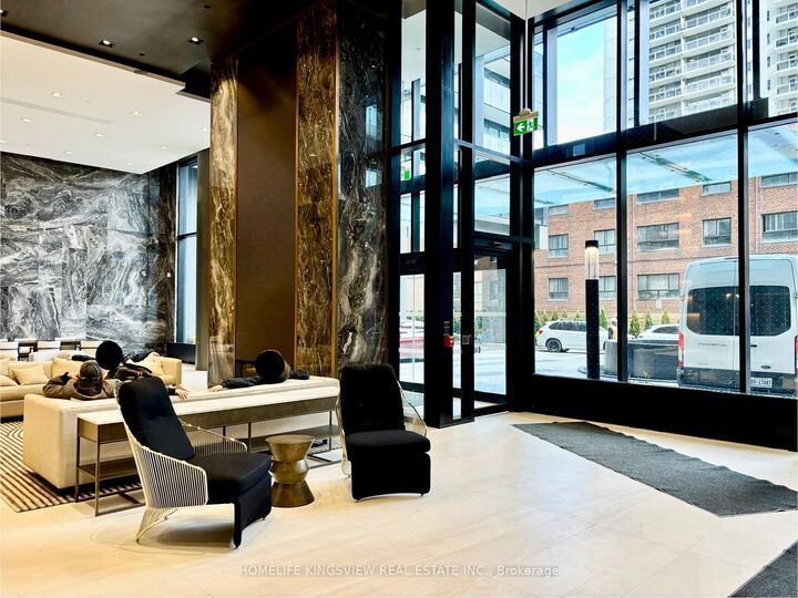 Property Photo:  117 Broadway Avenue 2013  ON M4P 1V3 