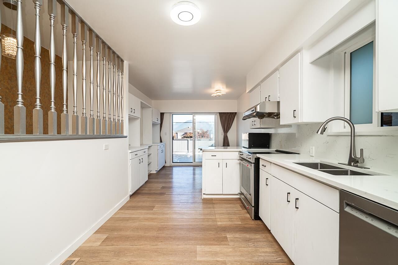 Property Photo:  4xxx Eton Street  BC V5C 1K1 