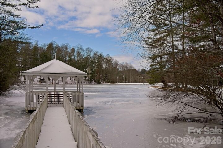 Property Photo: 52 Oak Gate Drive Lo48 NC 28739