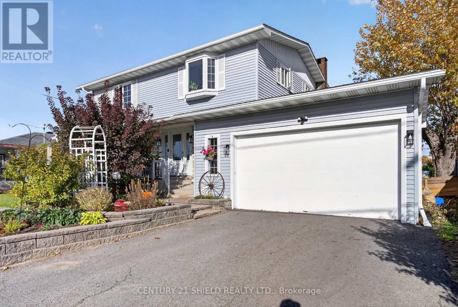 Property Photo:  1319 Aubin Avenue  ON K6J 4R9 