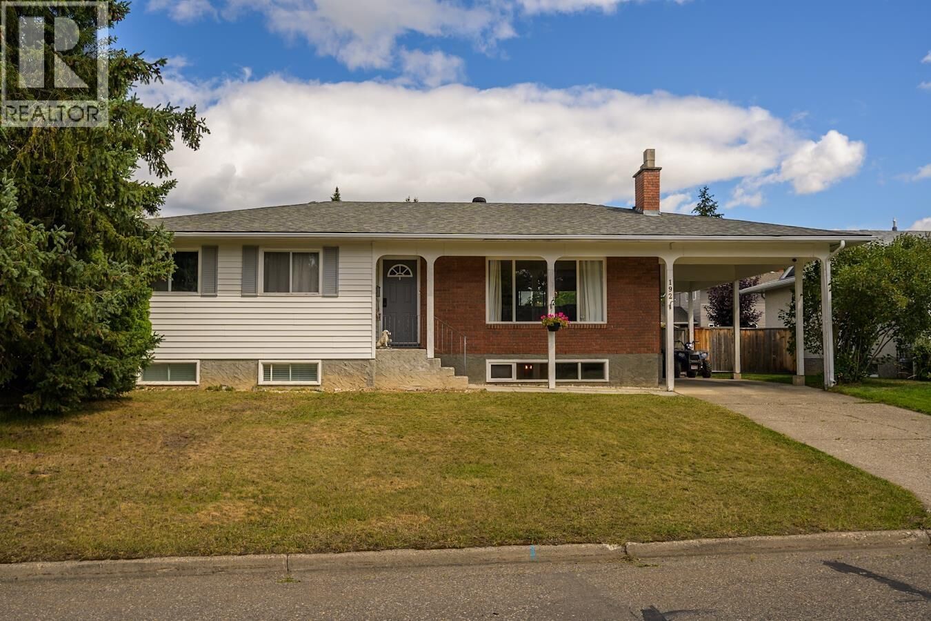 Property Photo:  192 McDermid Drive  BC V2M 4V1 