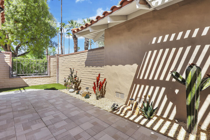 Property Photo: 297 Paseo Primavera CA 92260