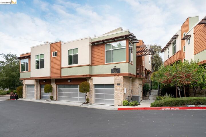 Property Photo:  1247 Walker Ave 2  CA 94596 