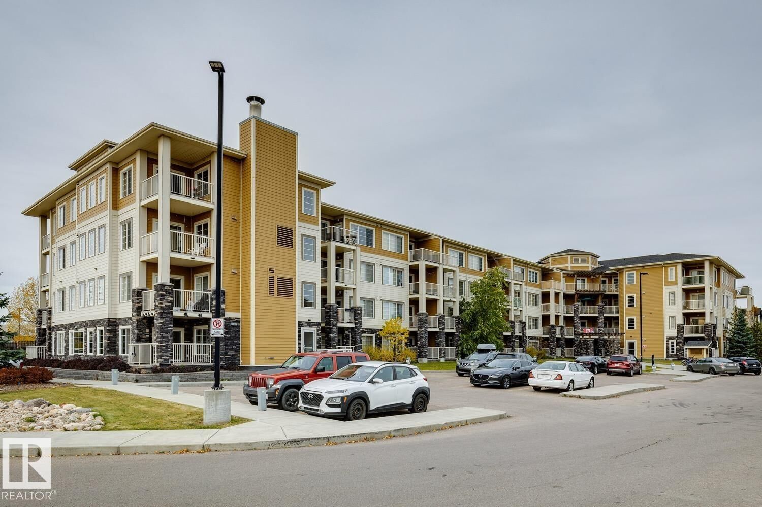 Property Photo:  3670 139 Avenue NW 312  AB T5Y 3N5 