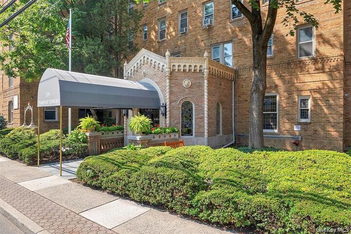 Property Photo:  219 Bronx River Road 5A  NY 10704 