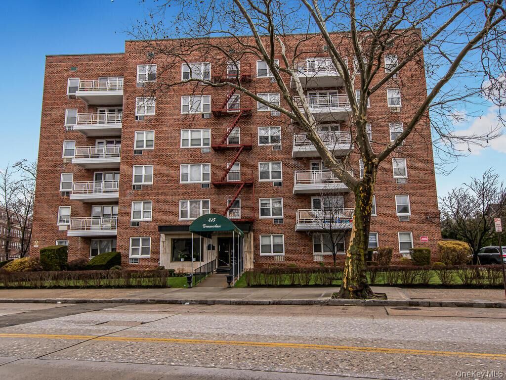 Property Photo:  415 Gramatan Avenue 1C  NY 10552 