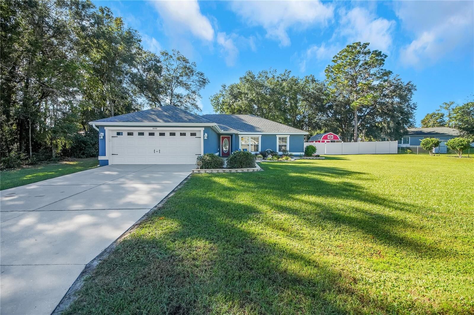 Property Photo:  8680 SE 160th Place  FL 34491 