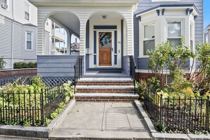 Property Photo:  49 Dartmouth Street 2  MA 02145 