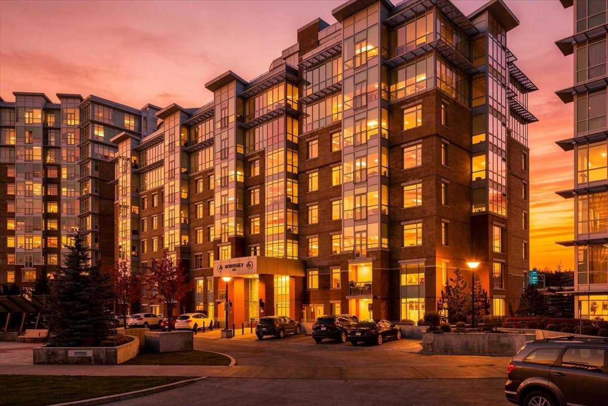 Property Photo:  24 Varsity Estates Circle NW 502  AB T3A 2X8 