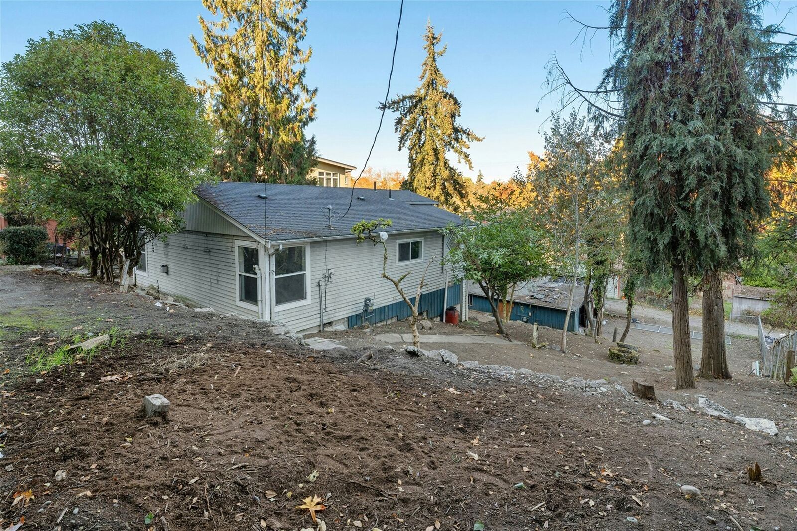 Property Photo:  3416  Claremont Avenue  WA 98144 
