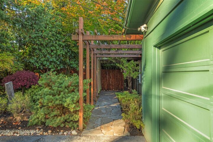 Property Photo: 13524 Roosevelt Way N WA 98133