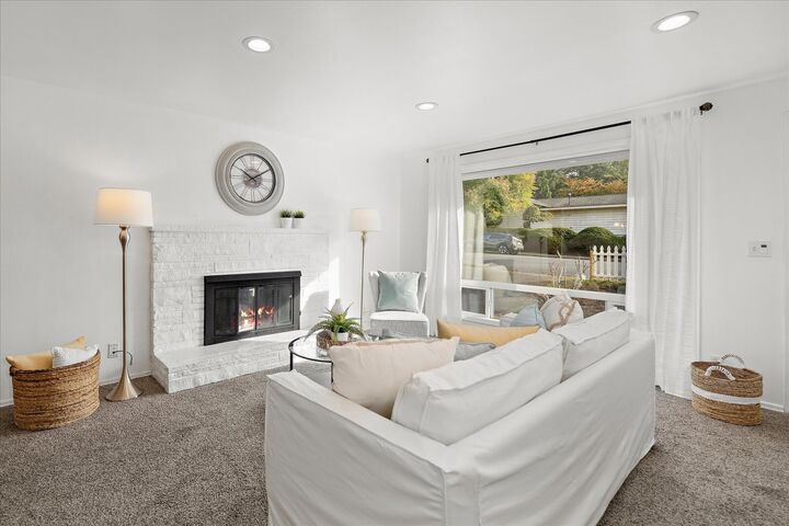Property Photo:  19330  52nd Avenue W  WA 98036 