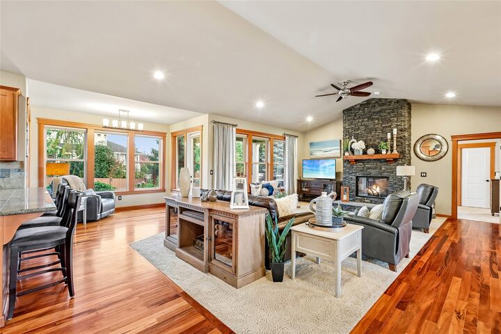 Property Photo: 25 Zermatt Court WA 98282