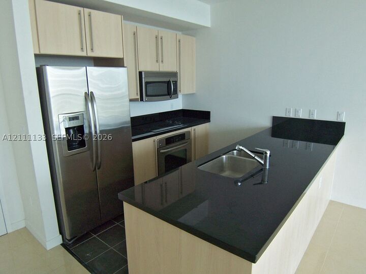 Property Photo:  79 SW 12th St 3305-S  FL 33130 