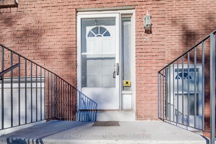 Property Photo:  121 Morgan Avenue 25  ON N2A 2M4 