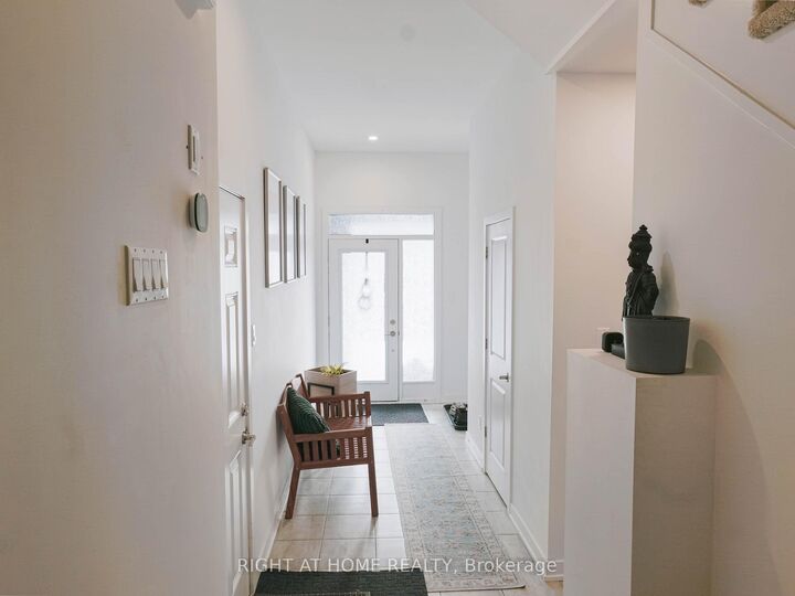 Property Photo:  149 Wabikon Crescent  ON K1X 0H8 