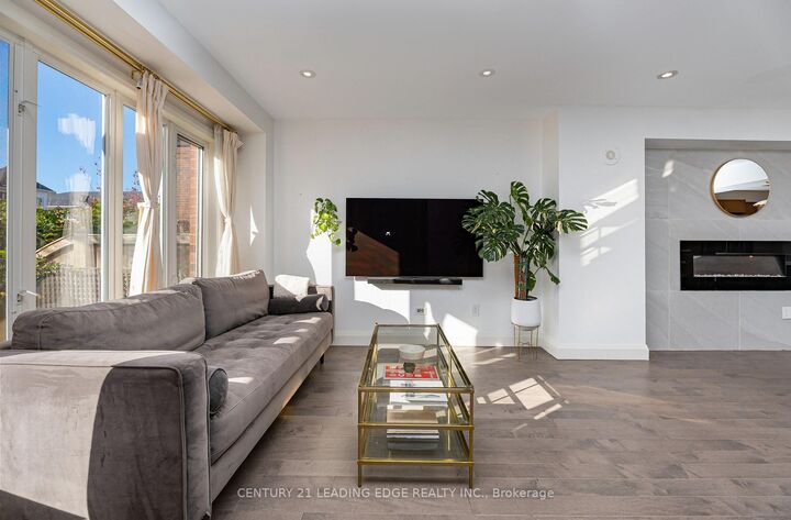 Property Photo:  18 Clark Avenue 36  ON L4J 8H1 
