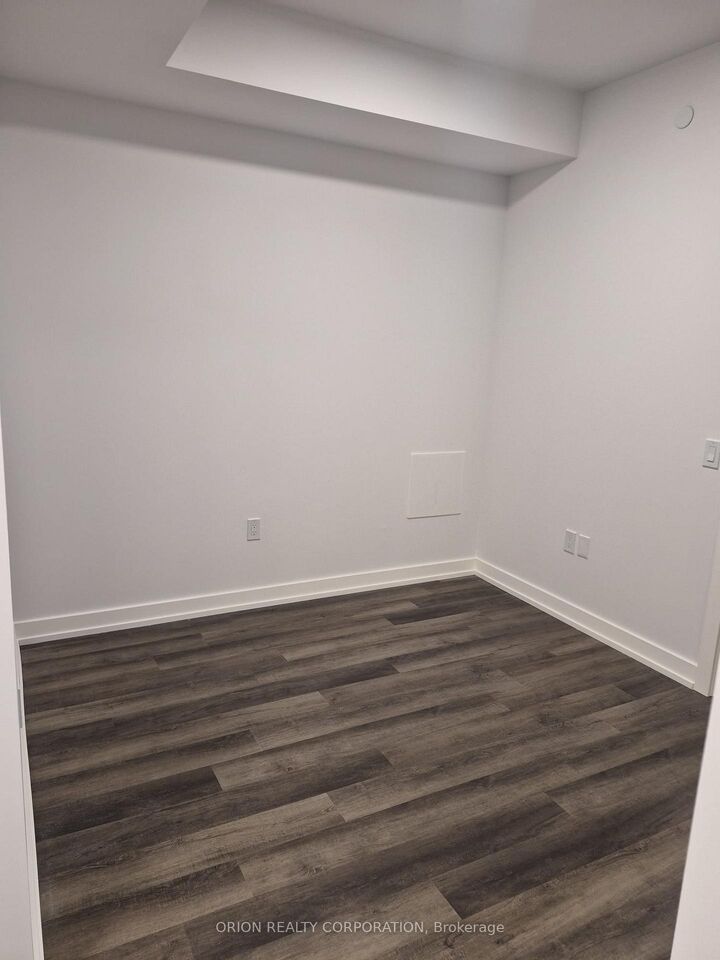 Property Photo:  5 Meadowdale Road 2312  ON L4K 0C7 