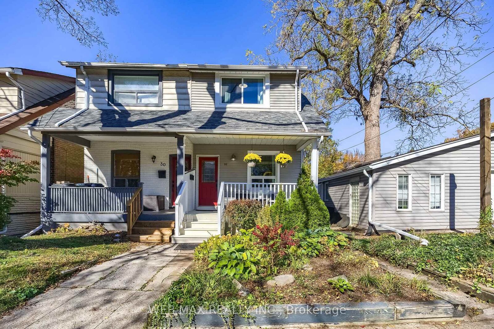 Property Photo:  32 Aldergrove Avenue  ON M4C 1B2 