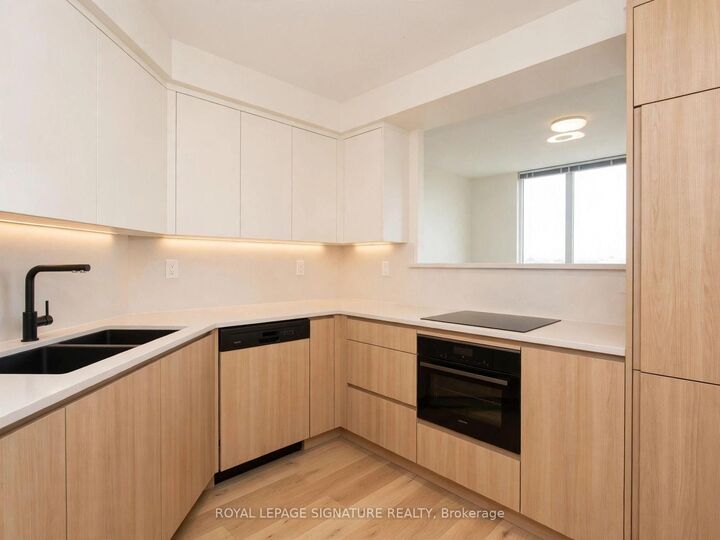 Property Photo:  2285 Lake Shore Boulevard W 703  ON M8V 3X9 