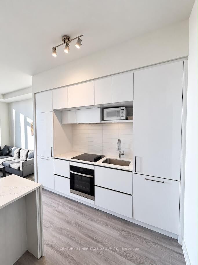 Property Photo:  2 David Eyer Road 1432  ON L4S 0N6 