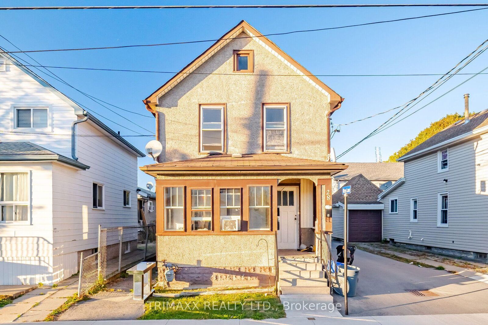 Property Photo:  28 Fifth Street  ON L3B 4Z5 