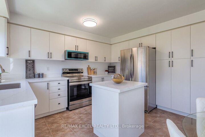 Property Photo:  1624 Frolis Street  ON L1K 0L6 