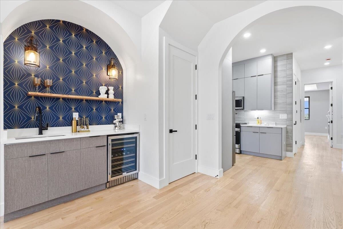 Property Photo:  81 Lexington Ave 101  NJ 07304 