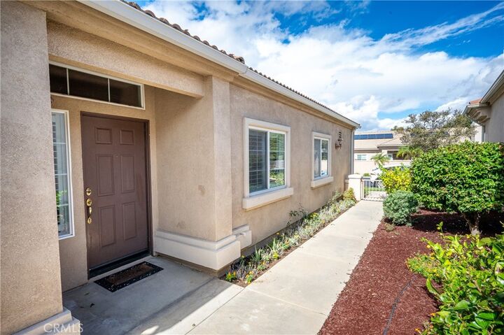 Property Photo:  39956 Via Graziana  CA 92562 