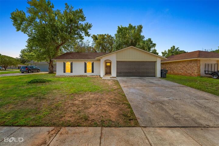 Property Photo:  446 Plaza Circle  LA 71111 