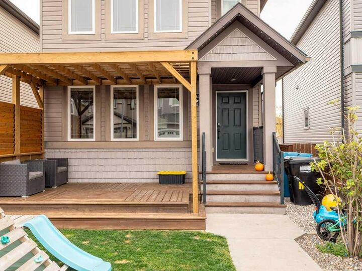 Property Photo:  531 Moonlight Lane W  AB T1J 5K1 