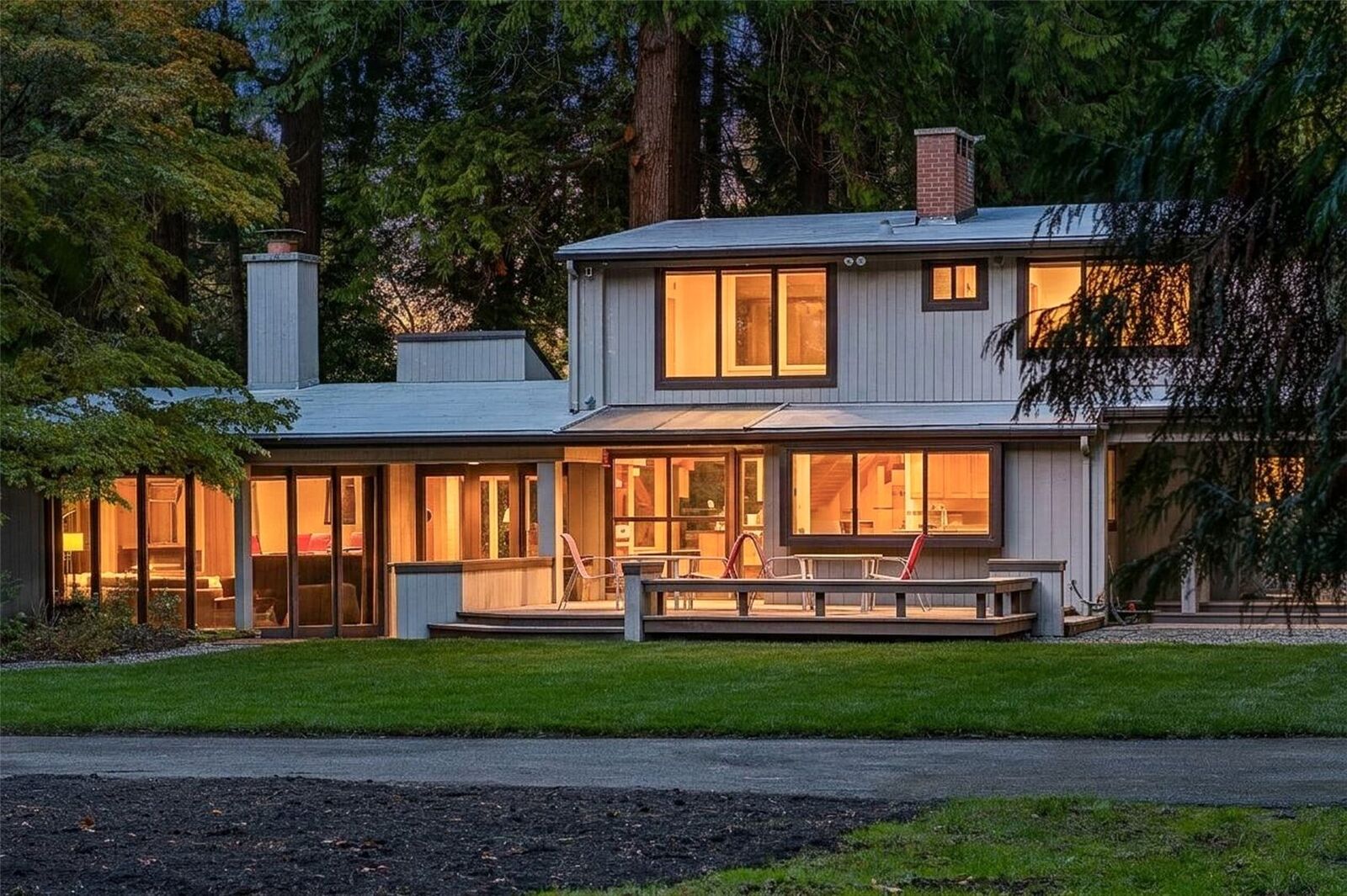 Property Photo:  11002  Kulshan Road  WA 98020 