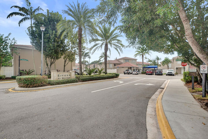 Property Photo:  235 Riviera Circle  FL 33326 