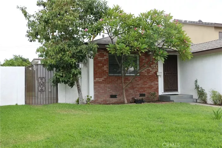 Property Photo:  8263 Brookgreen  CA 90240 