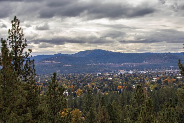 Property Photo:  7728 E Columbia Ct Ct  WA 99212 