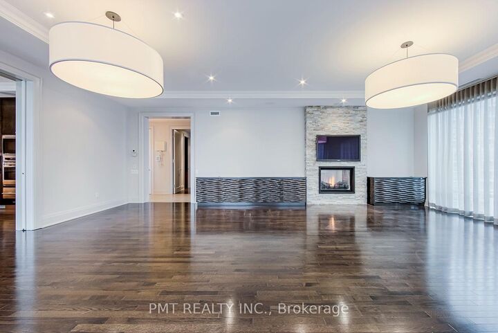Property Photo:  80 Yorkville Avenue 1004  ON M5R 2C2 