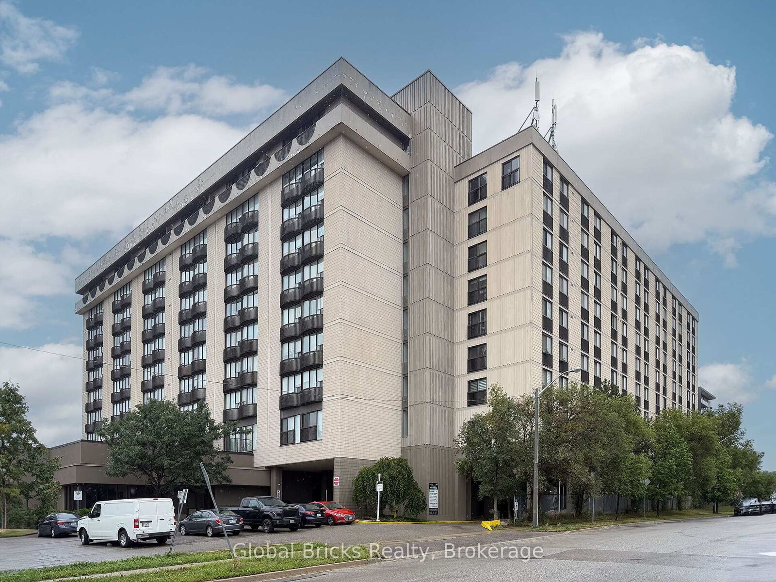 Property Photo:  2737 Keele Street 901  ON M3M 2E9 