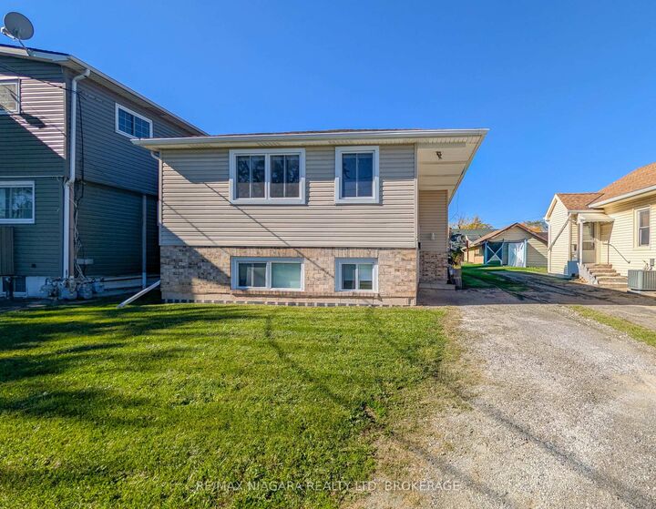 Property Photo: 3 Klines Avenue ON L3C 1Z7