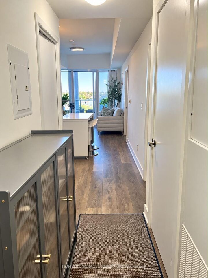Property Photo: 188 Fairview Mall Drive 516 ON M2J 4T1