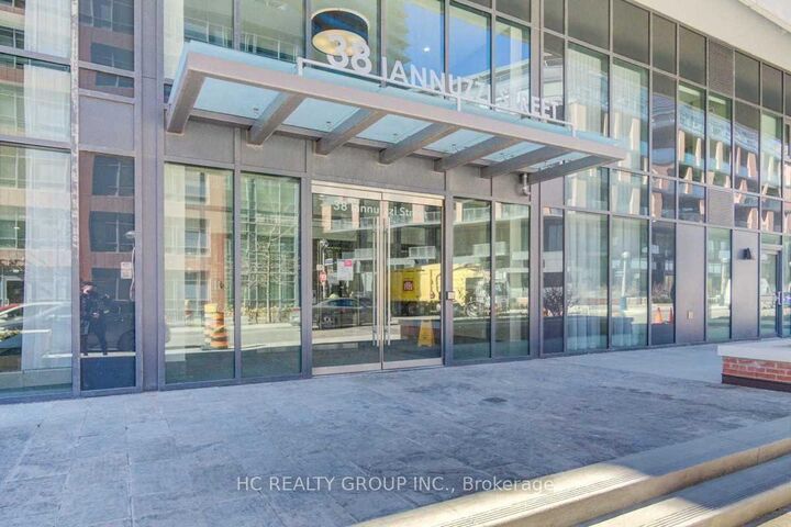 Property Photo:  38 Iannuzzi Street Uph11  ON M5V 0S2 