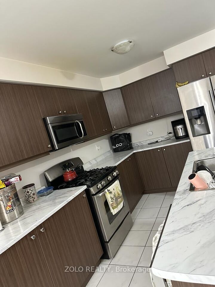 Property Photo: 7 Poppythorn Road ON L7A 0R1