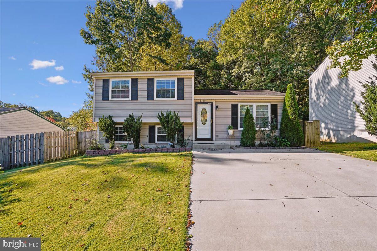 Property Photo: 8460 Rippled Creek Court VA 22153