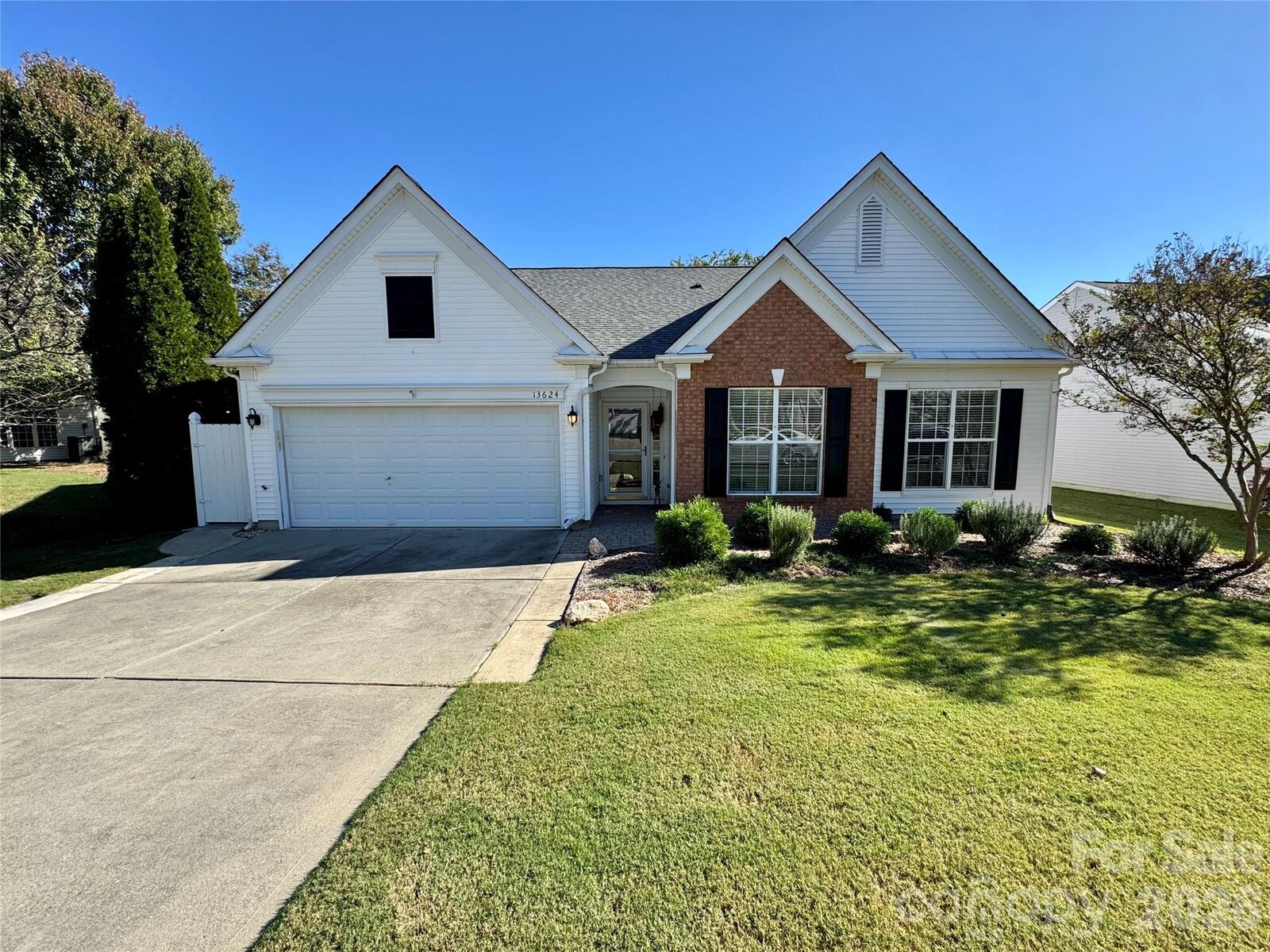 Property Photo:  13624 Osprey Knoll Drive  NC 28269 