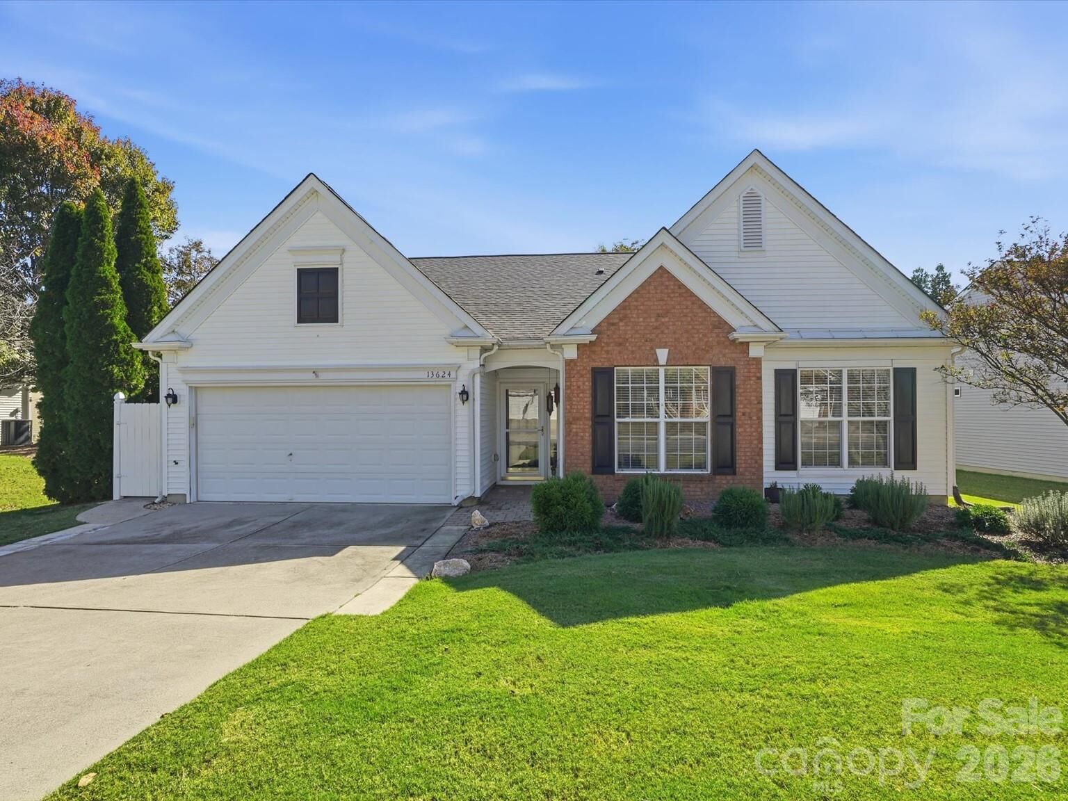 Property Photo:  13624 Osprey Knoll Drive  NC 28269 