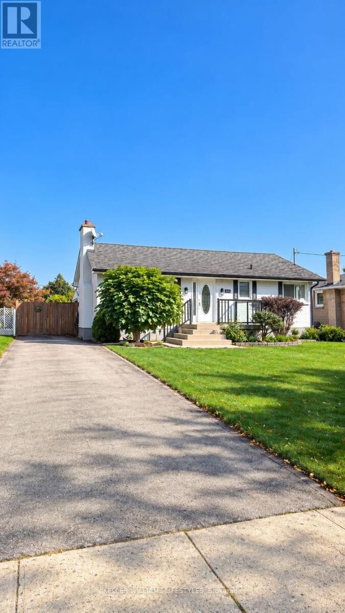 Property Photo:  222 Starlight Avenue  ON N5W 4X9 