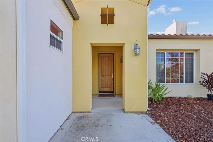 Property Photo:  953 Salida Del Sol  CA 93446 