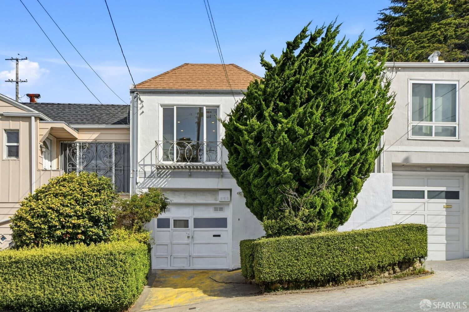 Property Photo: 815 Avalon Avenue CA 94112